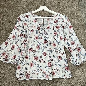 Flowered top by Gypsie & Moondust in size Large